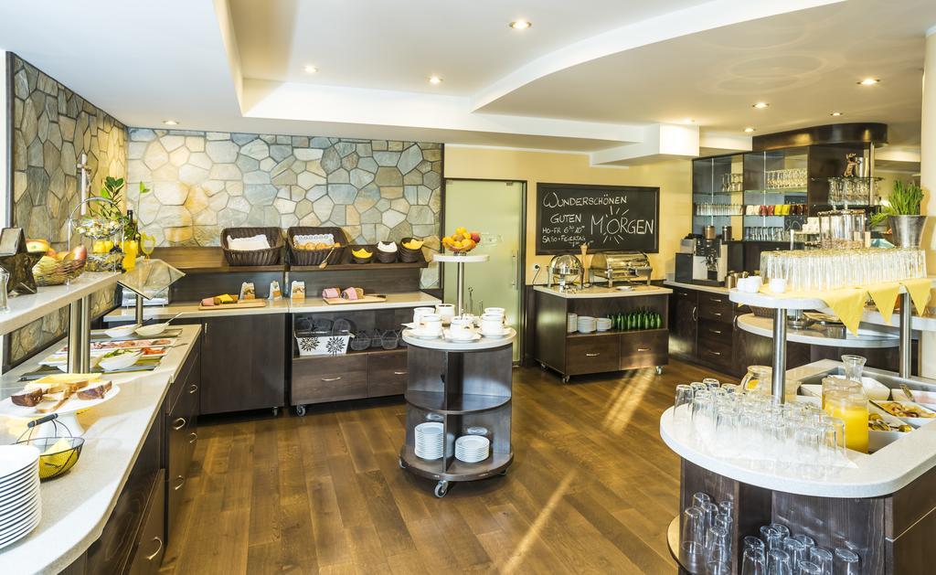 卡尔维特酒店 佩希托尔茨多夫 外观 照片